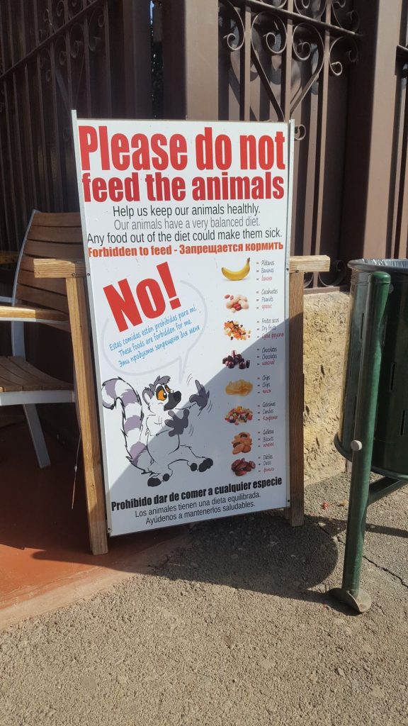 don't feed the animals